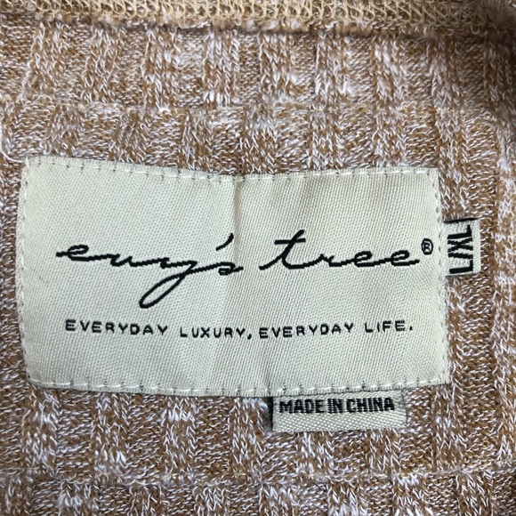 Evy’s Tree Sweater Jessica in Oatmeal Luxury Wrap Sweater Size Large / XL - Picture 2 of 14